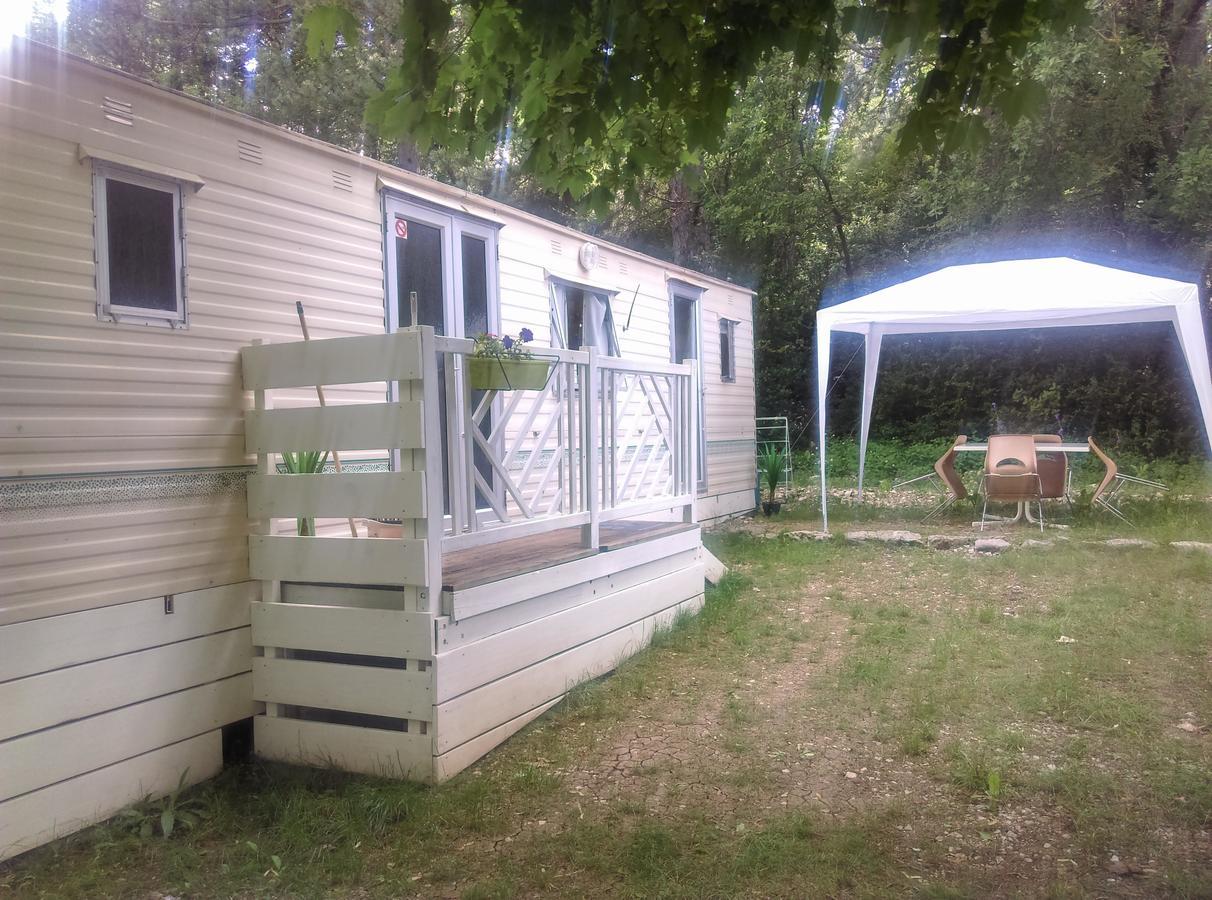 סן-ז'וליאן-דו-ורדו Camping Du Lac מראה חיצוני תמונה